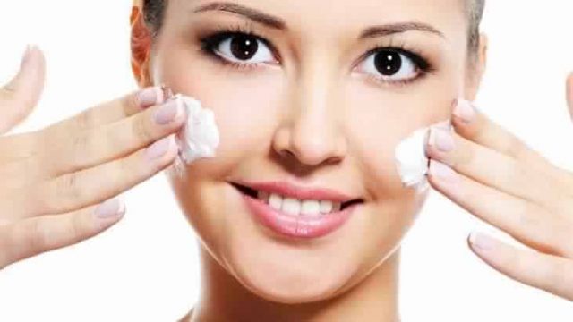 قناع العسل والأرز لتقشير البشرة