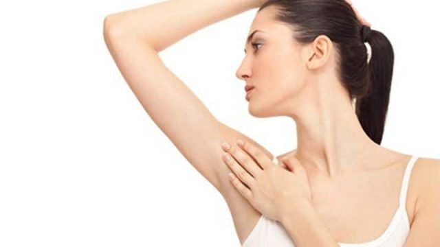 وصفات طبيعية لتفتيح الابطين