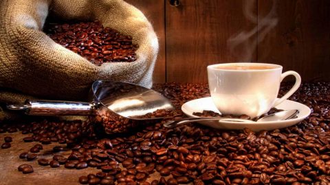 شرب كوب من القهوة يوميًا يقي من سرطان الكبد