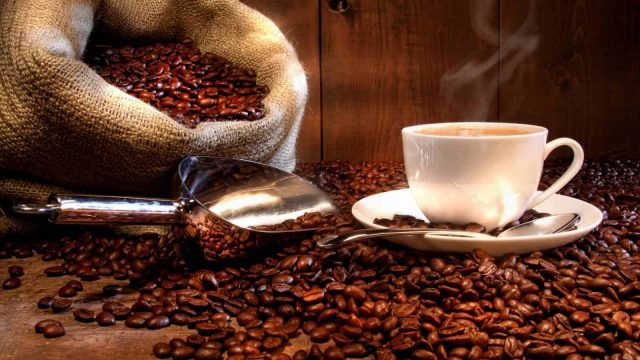 شرب كوب من القهوة يوميًا يقي من سرطان الكبد