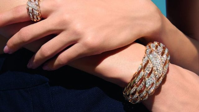 اكتشفي مجموعة مجوهرات Flying Cloud الراقية من شانيل