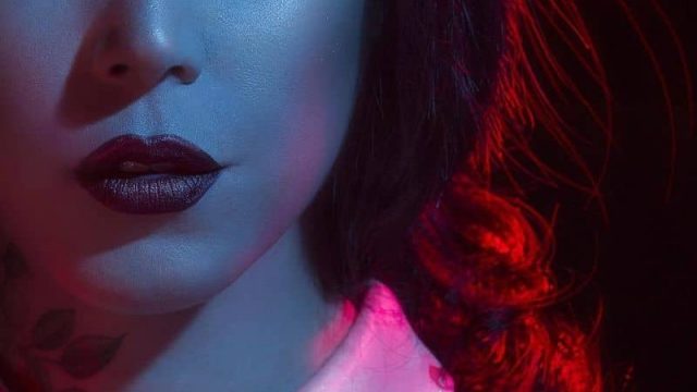 لشفاه لا تقاوم استخدمي Everlasting Lip Liner من علامة كات فون دي بيوتي