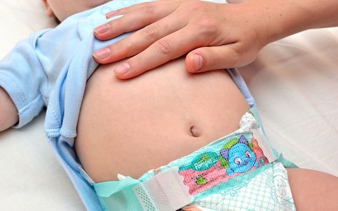 انتفاخ البطن عند الرضع أسبابه وأعراضه وطرق علاجه مجلة سيدات الامارات