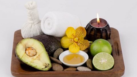 خلطات طبيعية لتنعيم الجسم.. جربيها