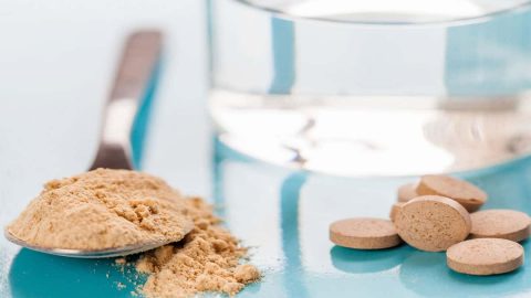 اكتشفي وصفات الخميرة لعلاج مشاكل الشعر