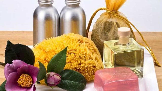 اصنعي بلسم منزلي لشعرك بمكونات طبيعية