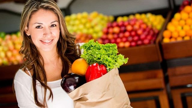 10 أطعمة رائعة لترطيب الجلد من الداخل