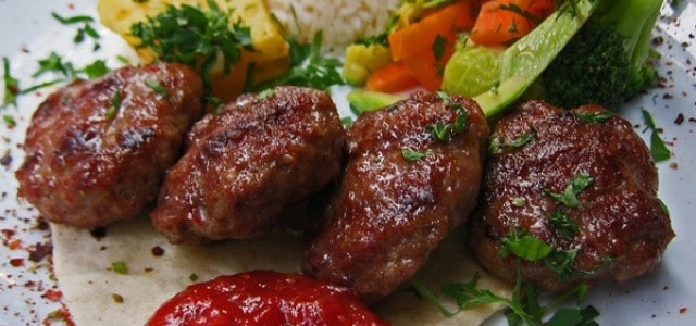 خطوات تجهيز الكفتة التركية