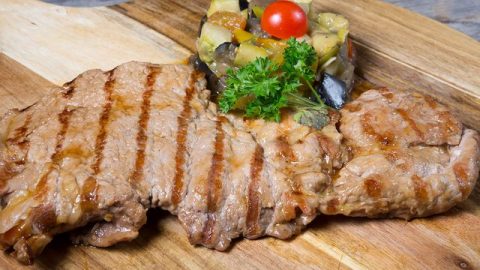 إليك أفضل تتبيلة ستيك اللحم