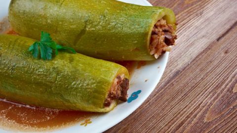 كيف تجهزين الكوسا المحشية أثناء الرجيم؟