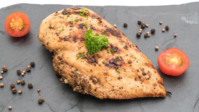 طريقة مختلفة لتتبيل الدجاج المشوي