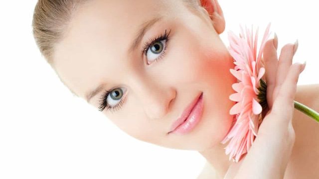 كيف تحصلين على شفاه وخدود وردية؟