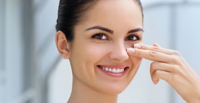 وصفات طبيعية مذهلة للتخلص من السواد تحت العينين