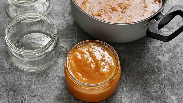 تعلمي معنا طريقة تجهيز مربى المشمش