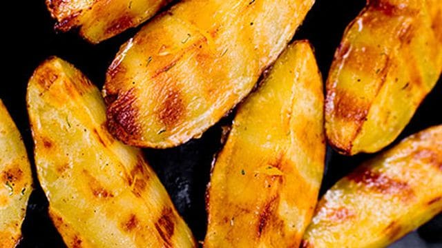 بطاطس مشوية سهلة التحضير