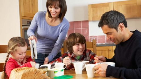 أهمية وجبة الفطور والعناصر الغذائية الواجب توافرها فيها