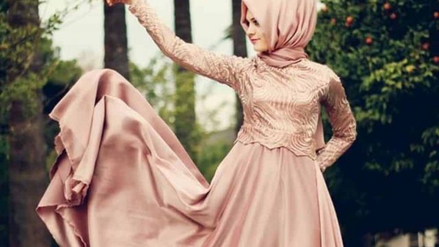 للمحجبات: أجمل موديلات فساتين الخطوبة لهذا العيد