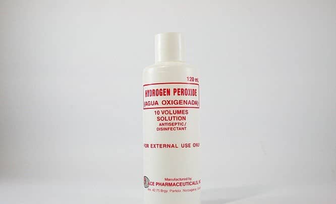 تبيض-الأسنان-بإستخدام-بيروكسيد-الهيدروجين-1