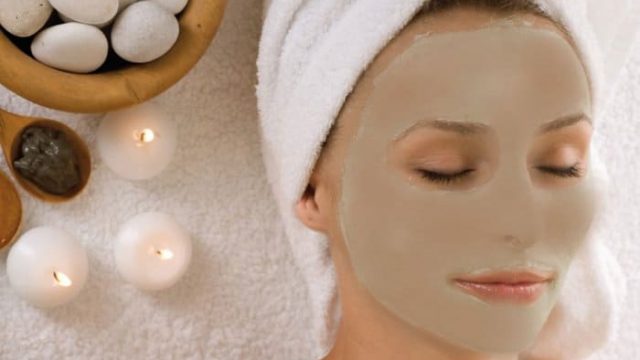 وصفات طبيعية فعالة للعناية بصحة البشرة