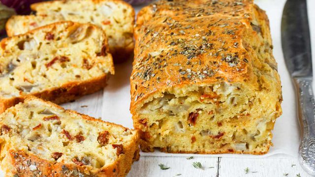 إليك سيدتي كيكة الجبن بالزعتر