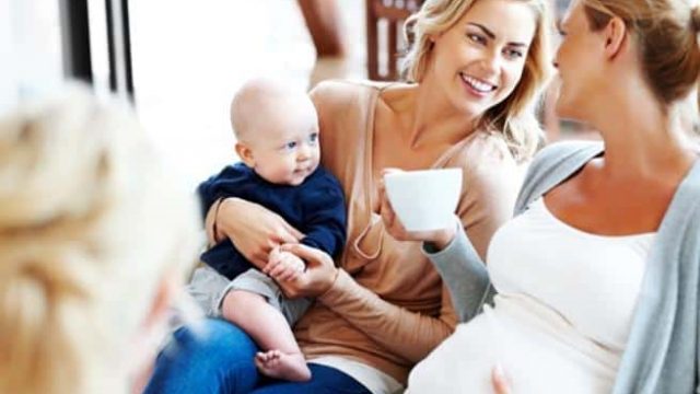 تناولي هذه المشروبات الطبيعية خلال فترة الرضاعة