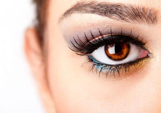 أفضل الخلطات الطبيعية لتكثيف الحواجب