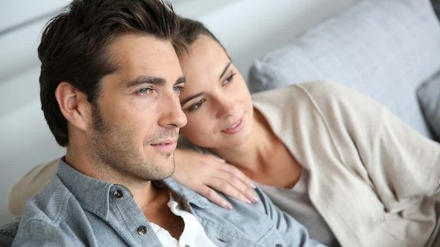 بعيدا عن الشكل الخارجي .. هذه الصفات تجذب الرجل إليك