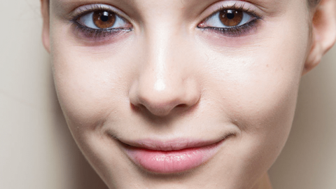 نصائح بسيطة للحفاظ على بشرة وردية وطبيعية