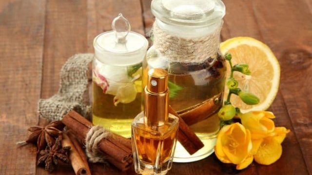 هذه الزيوت النباتية ستساعدك على تطويل رموشك