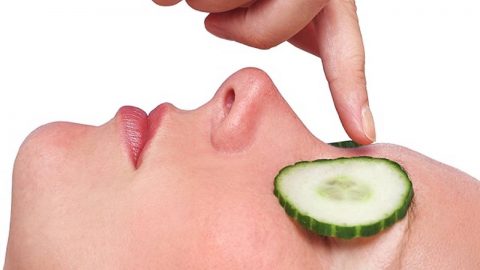 اكتشفي فوائد الخيار وانعمي ببشرة صحية وجذابة