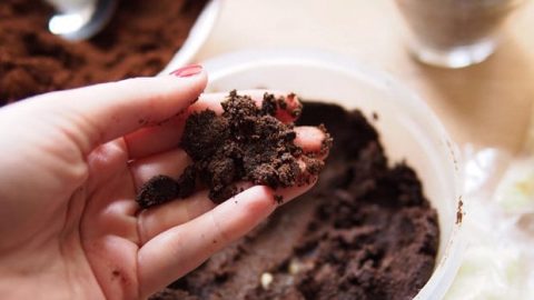 جربي أفضل مقشرات القهوة للتخلص من السيلوليت