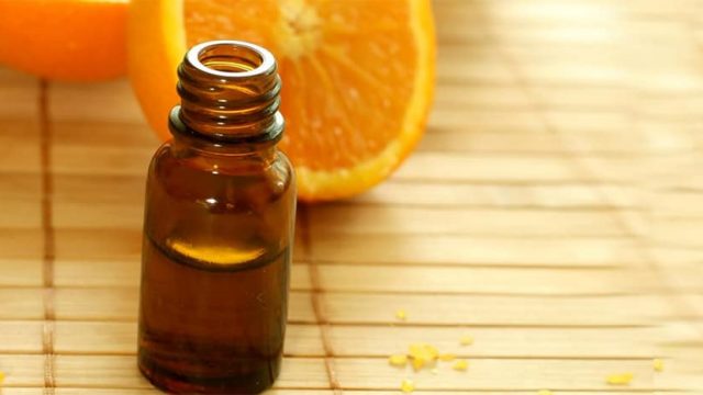 تعرفي على الاستخدامات الجمالية لزيت البرتقال