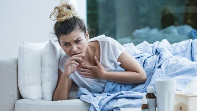 جهزي بنفسك شراب طبيعي لعلاج السعال في المنزل