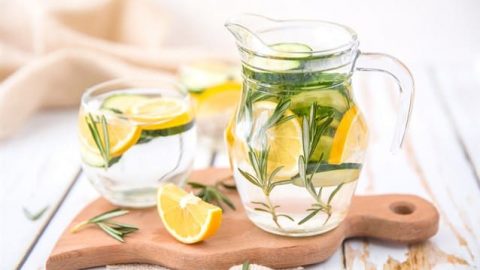 مكوّنات بسيطة أضيفيها إلى الماء من أجل هضم أفضل