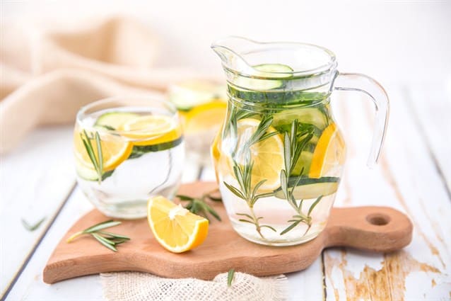 مكوّنات بسيطة أضيفيها إلى الماء من أجل هضم أفضل