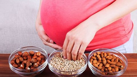 هل تناول المكسرات مفيد للحامل؟