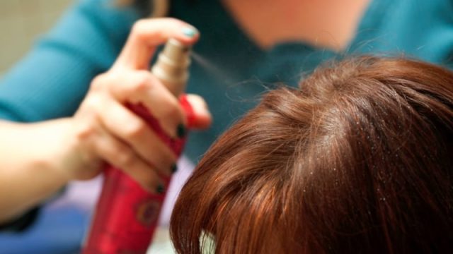 حضري سبراي الشعر المنزلي وانعمي بجمال باهر