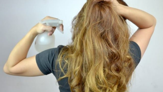 إليك خلطات الزنجبيل المنزلية للعناية بالشعر وعلاج تقصفه