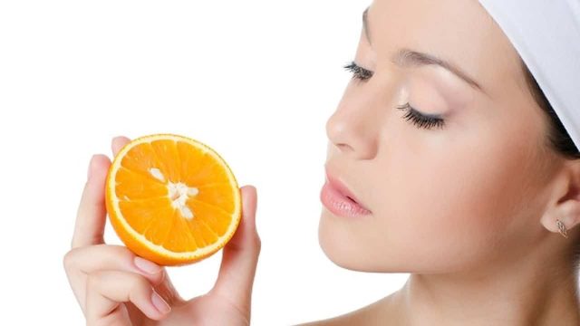 أفضل وصفات البرتقال الطبيعية لبشرة مشرقة