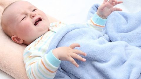 كيف تخلصين طفلك من اضطربات النوم خلال الأشهر الأولى من ولادته؟