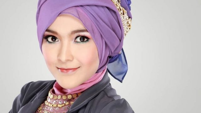 إطلالة التوربان تكتسح موضة 2018 بقوة