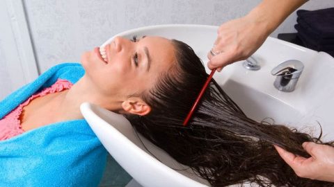 تعرفي على أفضل أنواع الفيتامينات لعلاج الشعر الجاف