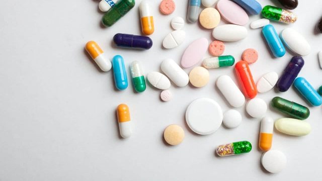 اكتشفي فوائد حبوب رويال جيلي المذهلة للمرأة