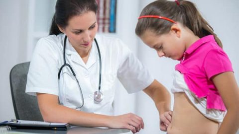 إليكِ وصفات طبيعية لعلاج ديدان البطن لدى الأطفال