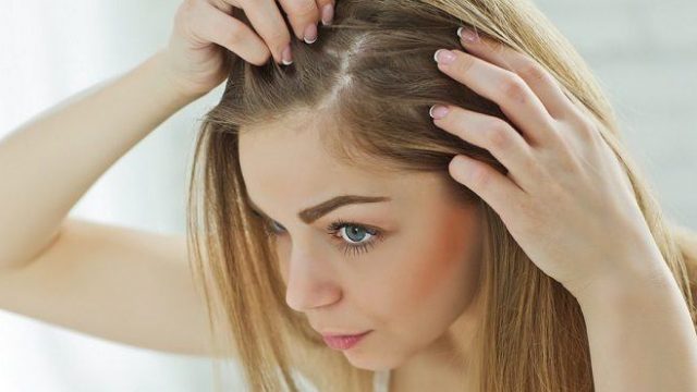 كيف تقومين بإزالة السموم المسببة لمشاكل الشعر؟