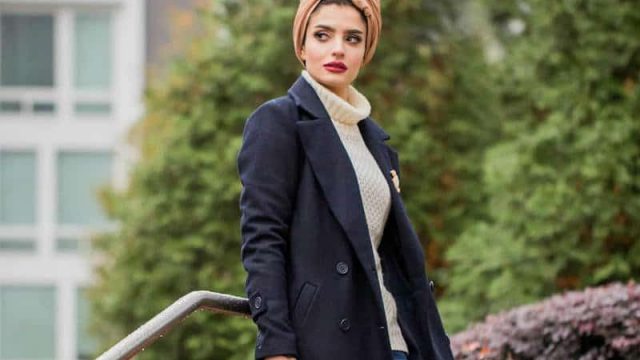 للمحجبات: اكتشفي طريقة تنسيق المعاطف الشتوية لهذه السنة