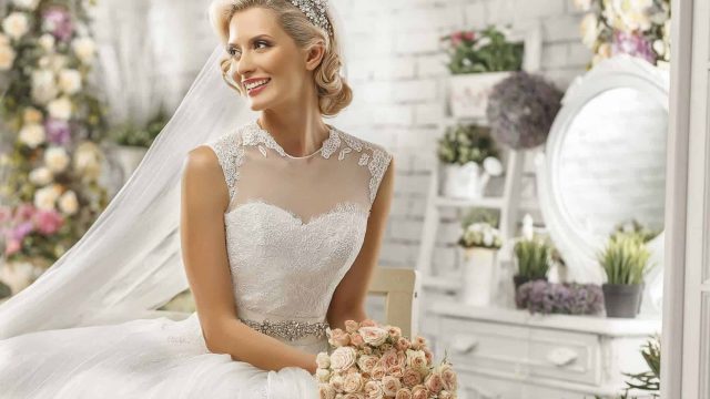 بالصور: تسريحات فاخرة لعروس ربيع 2018