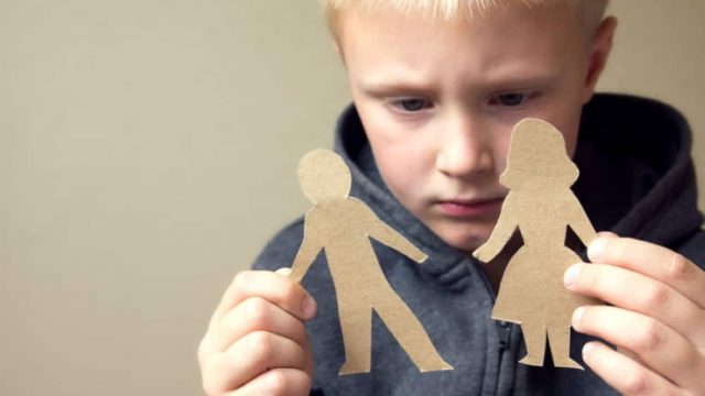 اكتشفي طريقة التعامل مع طفلك بعد الانفصال