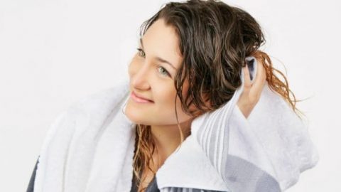 تجنبي هذه الأخطاء أثناء الاستحمام