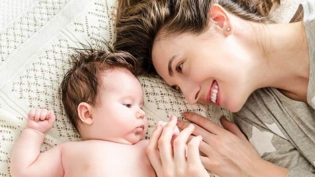 طرق العناية بالبشرة بعد الولادة